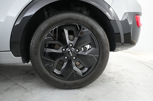 2023 Kia Niro EV — photo 14 of 21