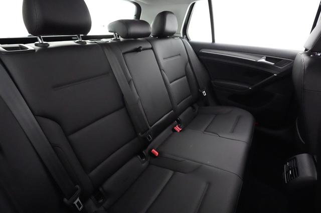 2017 Volkswagen e-Golf — photo 4 of 19