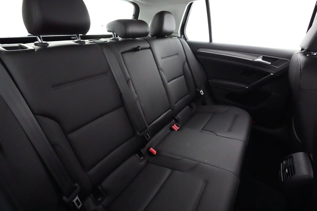 2017 Volkswagen e-Golf — photo 4 of 19