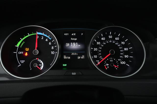 2017 Volkswagen e-Golf — photo 5 of 19