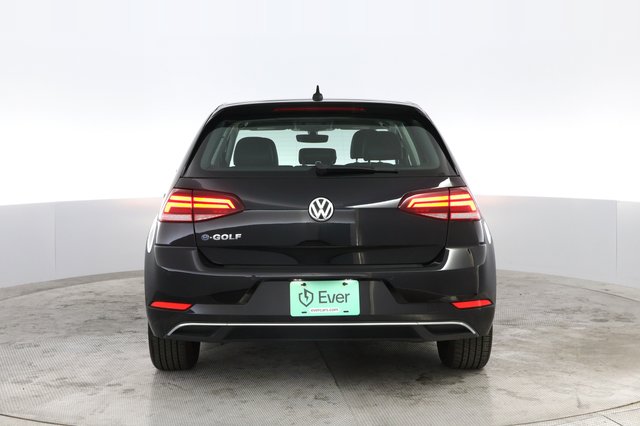2017 Volkswagen e-Golf — photo 11 of 19