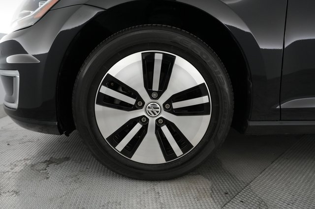 2017 Volkswagen e-Golf — photo 7 of 19