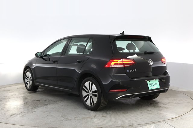 2017 Volkswagen e-Golf — photo 12 of 19