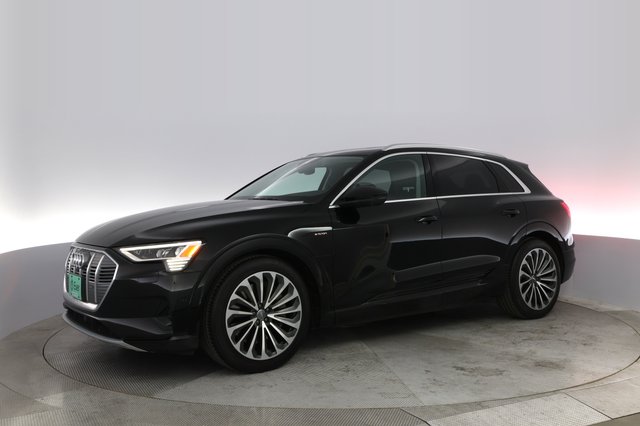 2019 Audi e-tron — photo 10 of 28