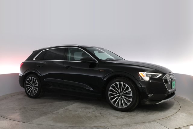 2019 Audi e-tron — photo 11 of 28