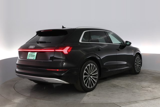 2019 Audi e-tron — photo 3 of 28