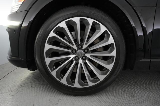 2019 Audi e-tron — photo 7 of 28