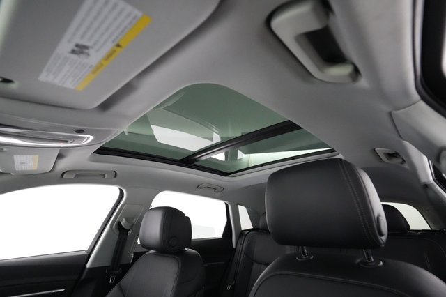 2019 Audi e-tron — photo 19 of 28