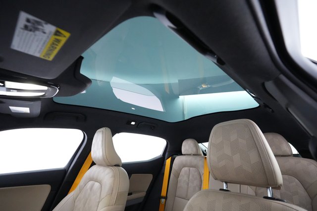 2022 Polestar 2 — photo 19 of 22