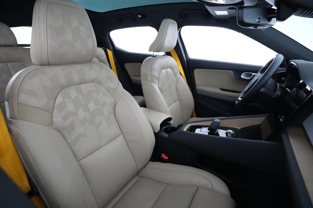 2022 Polestar 2 — photo 18 of 22
