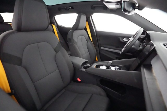 2022 Polestar 2 — photo 18 of 22