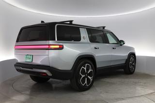 2024 Rivian R1S — photo 2 of 21