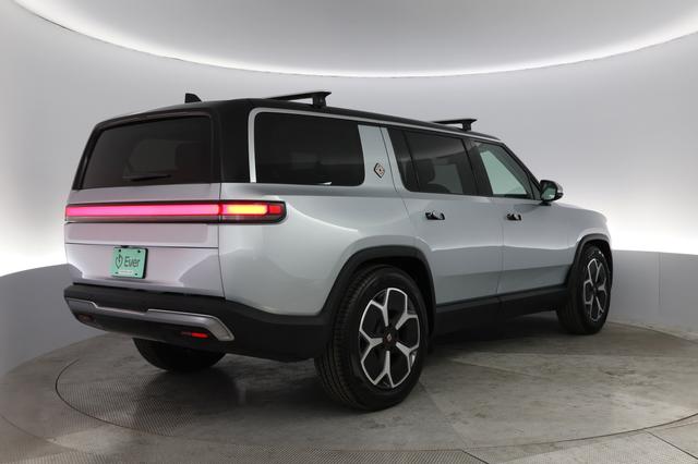 2024 Rivian R1S — photo 2 of 21