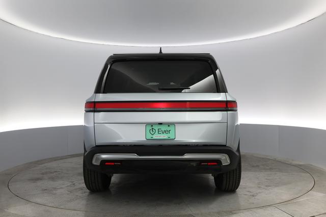 2024 Rivian R1S