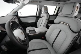 2024 Rivian R1S — photo 3 of 21