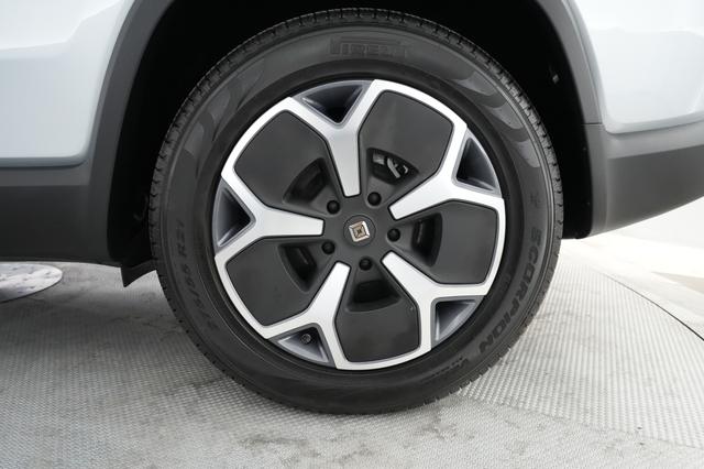 2024 Rivian R1S