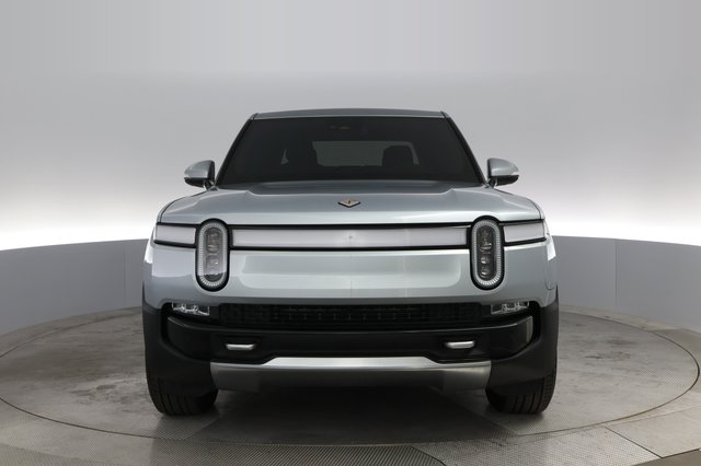 2024 Rivian R1T — photo 13 of 21