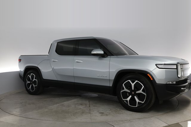 2024 Rivian R1T — photo 10 of 21