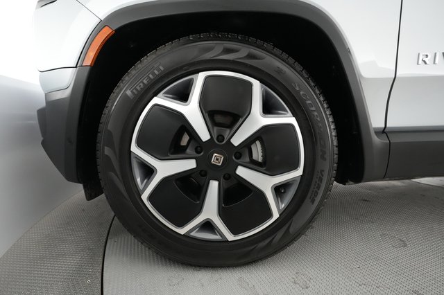 2024 Rivian R1T — photo 17 of 21