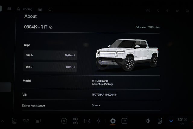 2024 Rivian R1T — photo 5 of 21