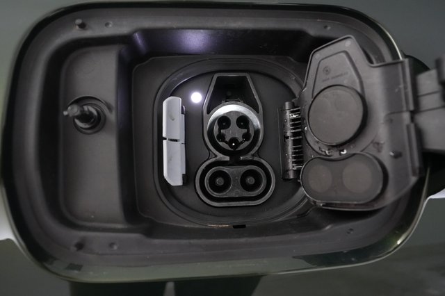2024 BMW i4 — photo 8 of 21