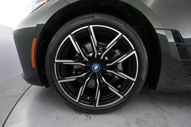 2024 BMW i4 — photo 7 of 21