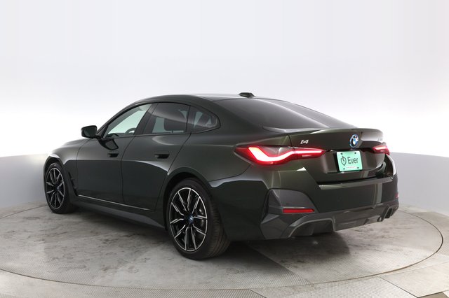 2024 BMW i4 — photo 13 of 21