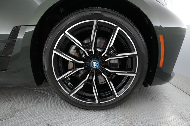 2024 BMW i4 — photo 17 of 21