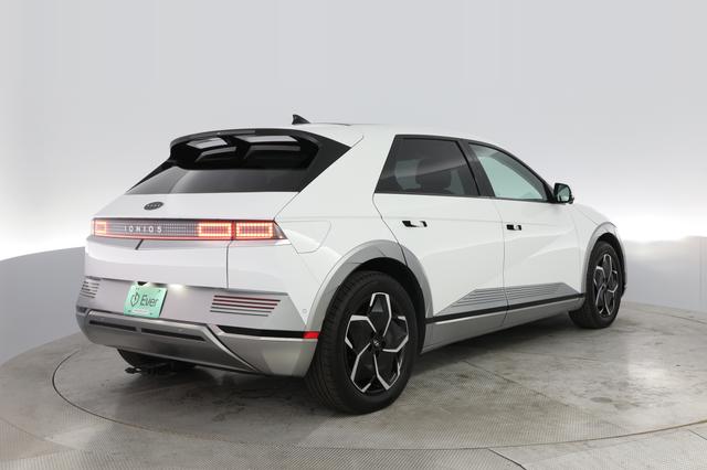 2024 Hyundai IONIQ 5 — photo 2 of 24