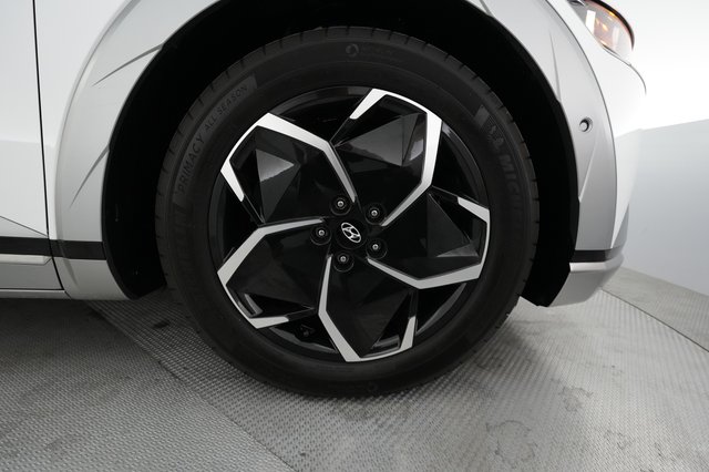 2024 Hyundai IONIQ 5 — photo 14 of 24