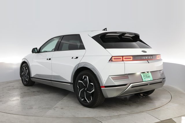 2024 Hyundai IONIQ 5 — photo 12 of 24