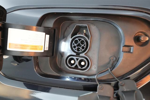 2022 Kia Niro EV — photo 8 of 27