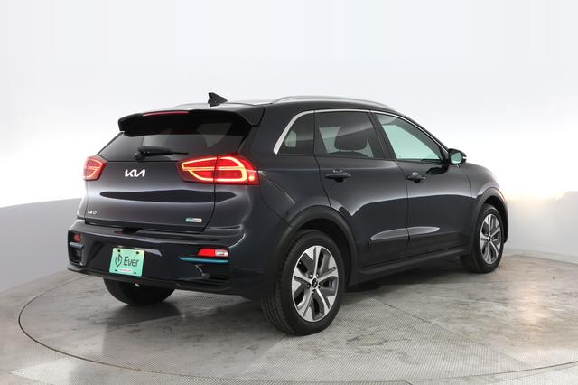 2022 Kia Niro EV — photo 2 of 27