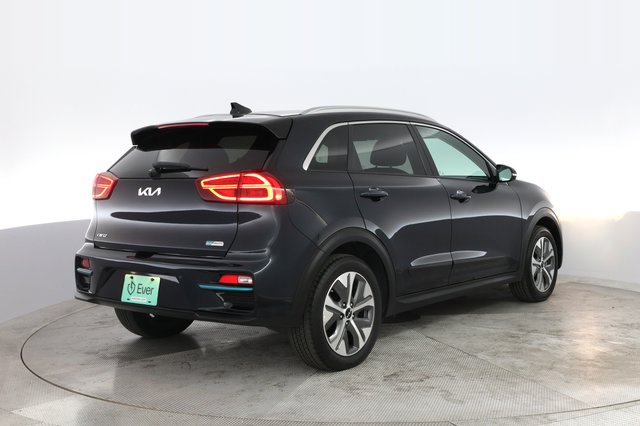2022 Kia Niro EV — photo 2 of 27