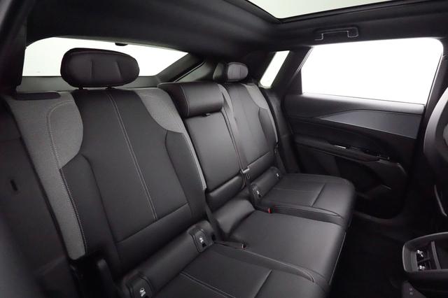 2024 Cadillac Lyriq — photo 4 of 21