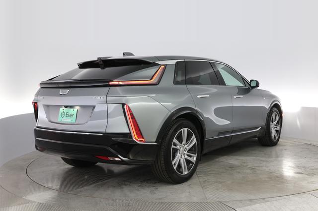 2024 Cadillac Lyriq — photo 2 of 21