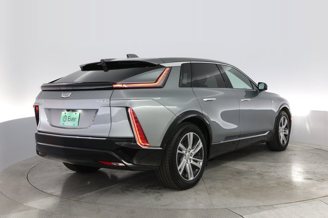 2024 Cadillac Lyriq — photo 2 of 21