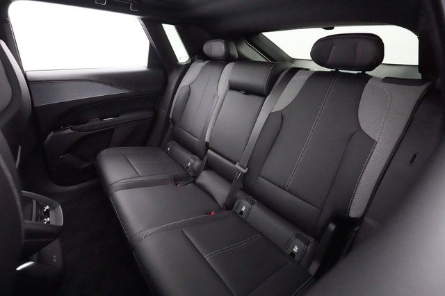 2024 Cadillac Lyriq — photo 19 of 21