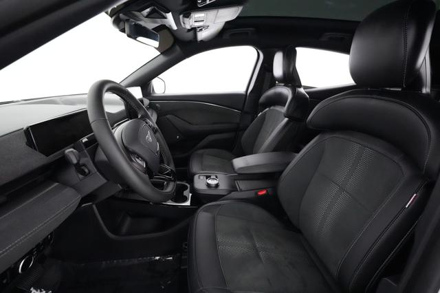 2023 Ford Mustang Mach-E — photo 3 of 24