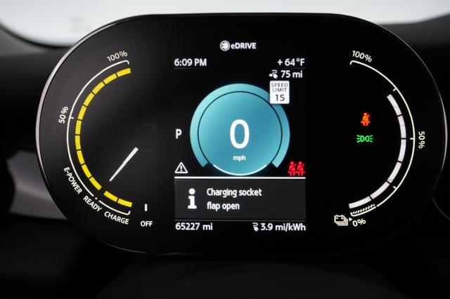 2022 MINI Cooper SE — photo 5 of 18
