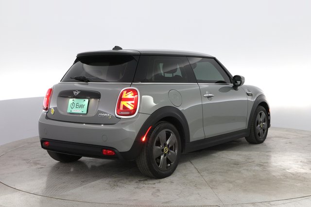 2022 MINI Cooper SE — photo 2 of 18