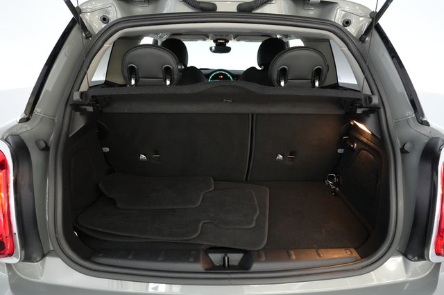 2022 MINI Cooper SE — photo 6 of 18