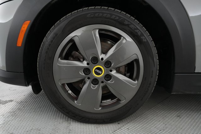 2022 MINI Cooper SE — photo 16 of 18