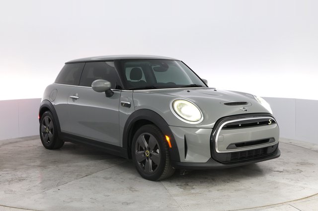 2022 MINI Cooper SE — photo 10 of 18