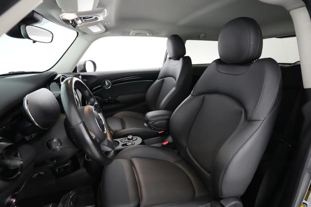 2022 MINI Cooper SE — photo 3 of 18