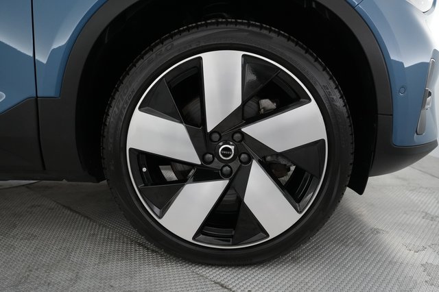 2022 Volvo C40 Recharge — photo 16 of 22