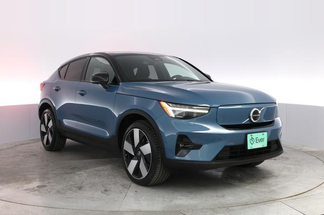 2022 Volvo C40 Recharge — photo 10 of 22
