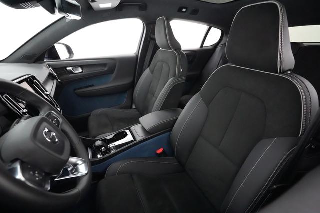 2022 Volvo C40 Recharge — photo 3 of 22