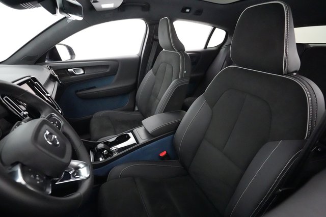 2022 Volvo C40 Recharge — photo 3 of 22