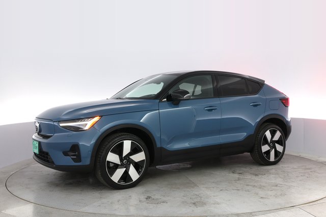 2022 Volvo C40 Recharge — photo 14 of 22